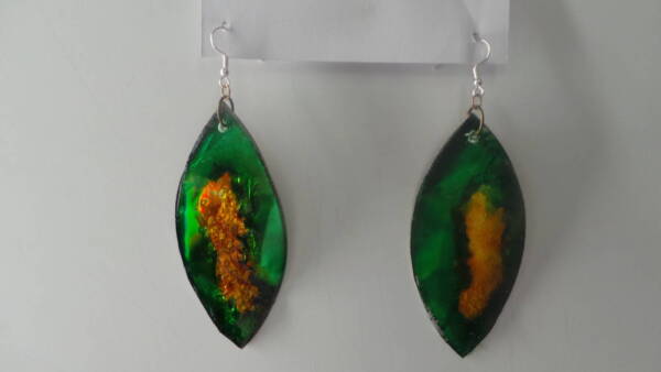 IRIDESCENT EARRINGS SET