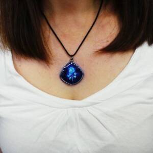WOMEN'S PENDANT – Rose Dressed Like a Dream