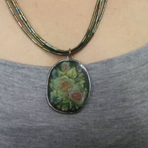 WOMEN'S PENDANT - Roses Blooming