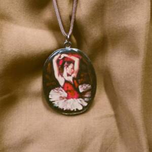 WOMEN'S PENDANT - SCARLET BALLERINA